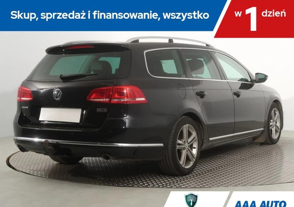 Volkswagen Passat cena 45000 przebieg: 205790, rok produkcji 2013 z Lesko małe 232